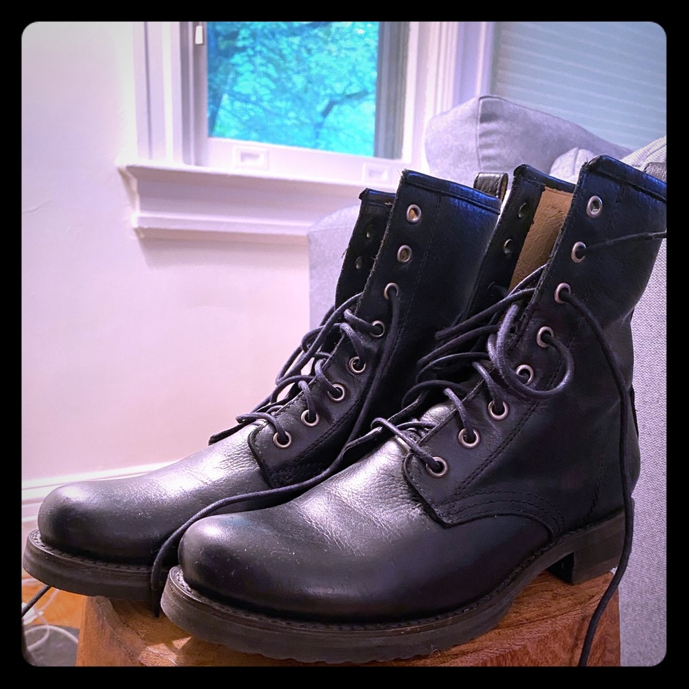 Frye Veronica Combat Boots Size 8